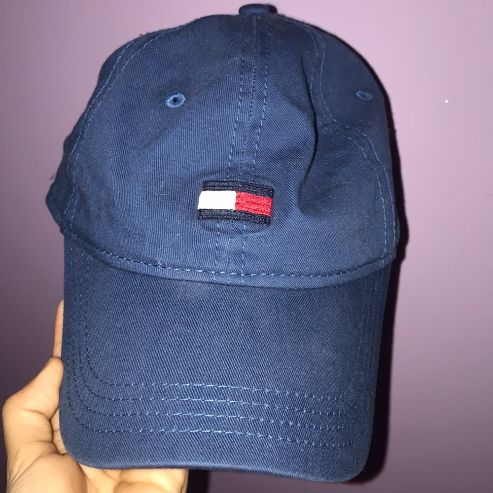 Tommy Hilfiger hat